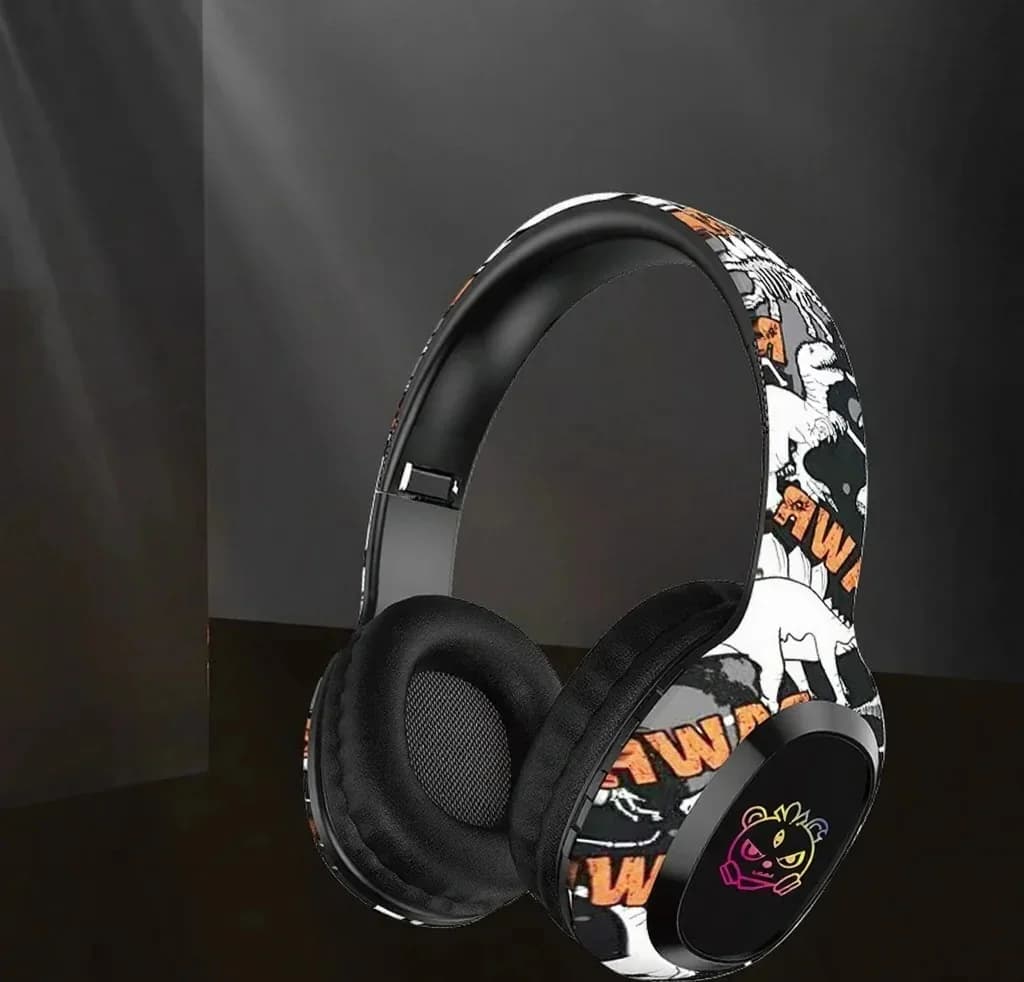 Kõrvapealsed Bluetooth-kõrvaklapid FM-raadio ja LED-tuledega