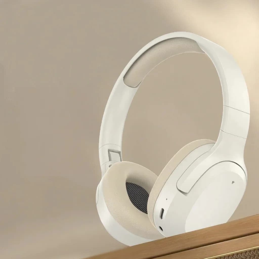Kõrvapealsed Bluetooth-kõrvaklapid bassiga, AUX ja TF-kaardi toega